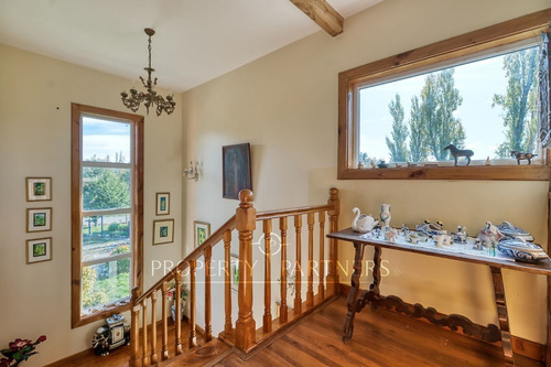 Casa Y Gran Terreno En Venta, Sector Los Riscos, P...