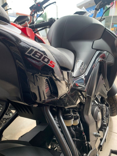 Imagen 8 de 15 de Benelli 180 S