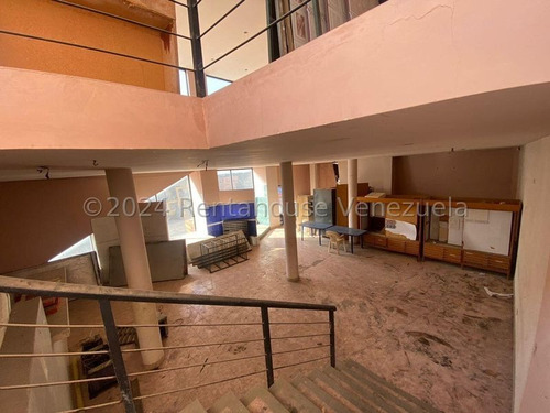 Edificio En Venta En Plana Av. Lizandro Alvarado, Ubicado En Esquina Con 8550 Mts De Terreno Valencia Carabobo Lf24-15311