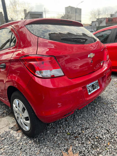 Imagen 13 de 24 de Chevrolet Onix 2016 1.4 Lt 98cv