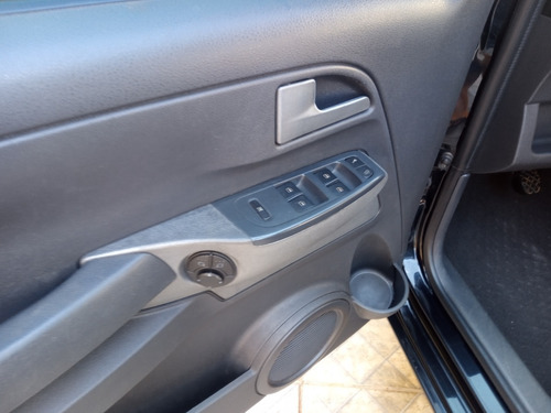 Volkswagen Fox Trend 1.0 Preto 2010