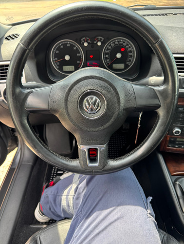 Volkswagen Bora 1.8 Highline T 180cv Cuero