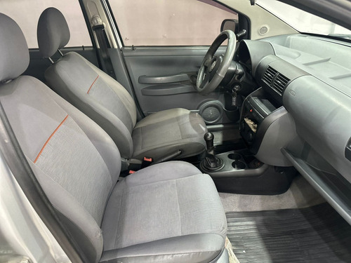 Volkswagen Fox 1.6 Plus Total Flex 5p