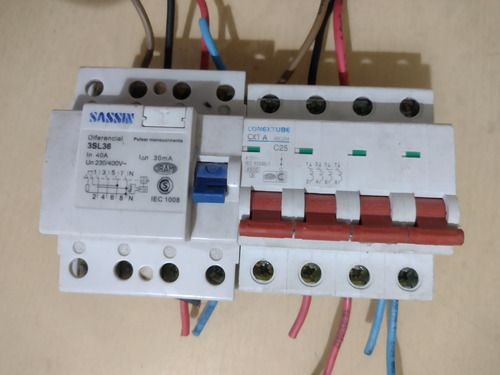 Disyuntor Diferencial Tetrapolar 40a+térmica Bajada Trifásic