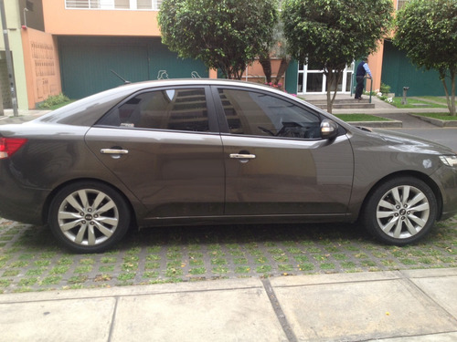 Imagen 2 de 19 de Kia Cerato Forte Modelo 2011 (2010) De Luxe