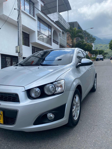 Chevrolet Sonic 1.6 Lt 4 p