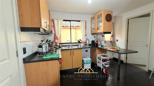 Casa En Venta De 4 Dorm. En Colina