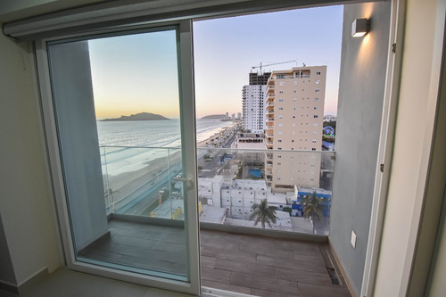 Condominio En Cristal Bay - 2 Recámaras, Vista Al Mar - Ideal Para Vivir O Invertir - $9,500,000 Mxn