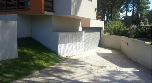 Imagen 19 de 23 de Particular. Alquiler Temporal Temporada 2023 Pinamar. Departamento Totalmente Equipado. 5 Personas. Piscina, Parrilla, Solarium Y Estacionamiento Cubierto, Dueño Directo.