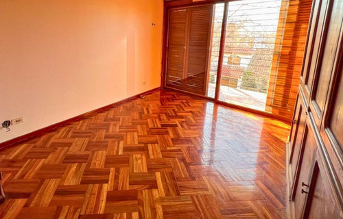 B° Bombal - Casa Multifuncional En Venta-4 Dormitorios-4 Baños - Ascensor- Piscina