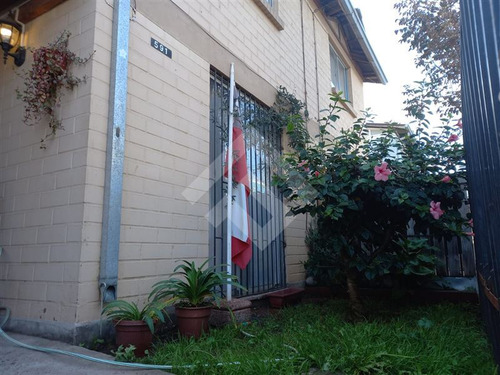 Casa En Venta De 2 Dorm. En El Monte