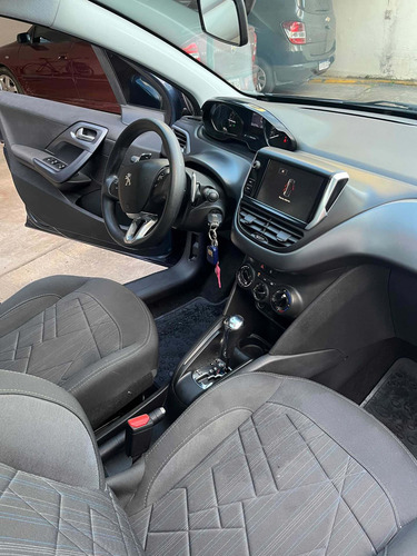 Imagen 5 de 10 de Peugeot 208 2016 1.6 Allure Nav Tiptronic