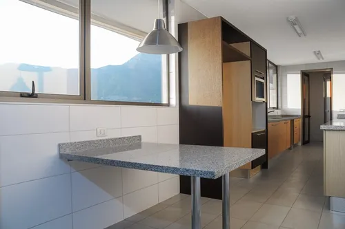 Vende Penthouse Vista Despejada Al Oriente