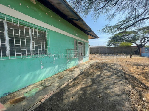 Imagen 1 de 11 de En Venta Excelente Casa Ubicada En Zarabon. Punto Fijo