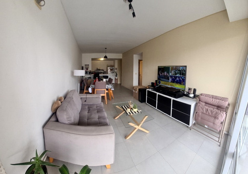 Dorrego 2400 Y Av. Cabildo. Torre Hollywood. Piso 6 Al Frente Con Vista Abierta. 2 Ambientes. 53 M2. Balcón Corrido Cochera Fija Y Cubierta. Amenities: Pileta Con Deck. Solarium. Terraza Con Parrilla.