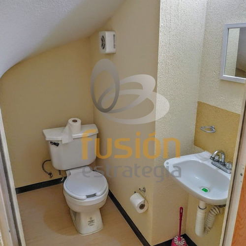 Imagen 6 de 30 de Venta De Casa En Condominio En Bosques De Los Héroes, Tecáma