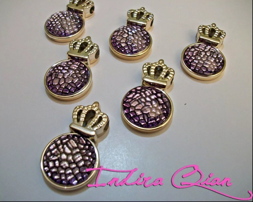 6 Dijes Coronitas Doradas Centro Color Fucsia Lila