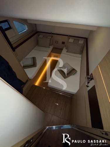 Lancha Intermarine 53 Ñ Ferretti / Schaefer Azimut