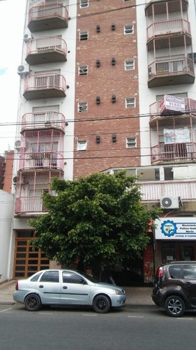 Imagen 1 de 10 de Semipiso En Venta En Moron Centro