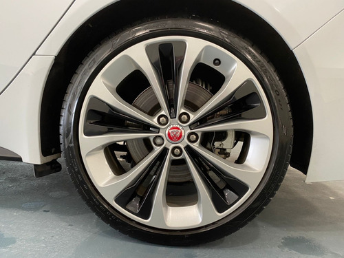 Imagen 10 de 13 de Jaguar Xf 2021