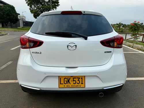 Mazda 2 1.5 Grand Touring Lx blindaje 2