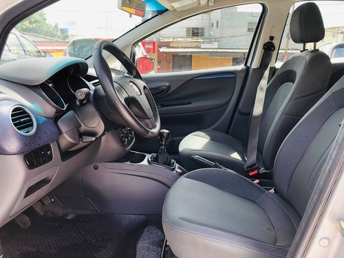 Fiat Punto 1.4 Attractive 8v Flex 4p Manual
