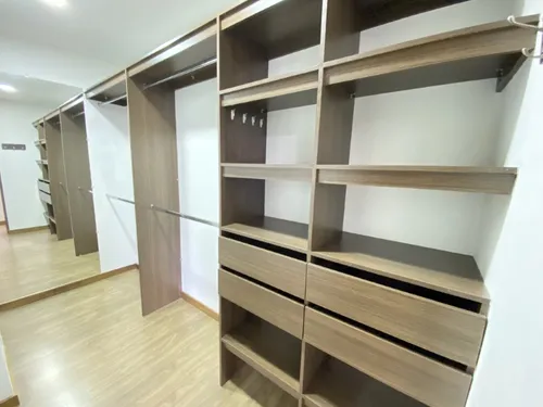Apartamento En Arriendo Ubicado En El Poblado Sector Los Balsos (27090).