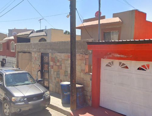 Casa En Venta En Magisterial, Ensenada, B.c., A0512