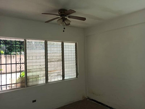 Imagen 4 de 14 de Lemc-420 Apartoquinta En Venta Trigal Norte Penélope Yáñez