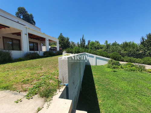 Casa En Venta De 6 Dorm. En Machalí, Condominio Doña Matilde