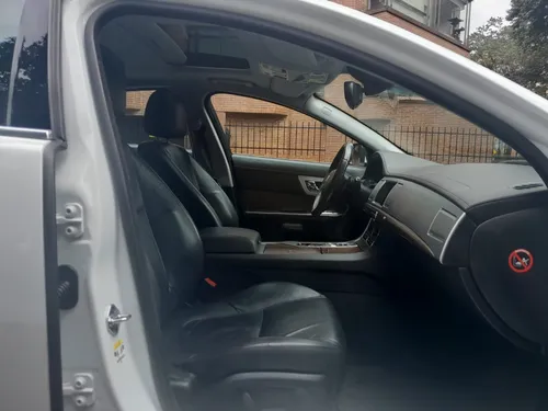Jaguar XF 2.0 Luxury