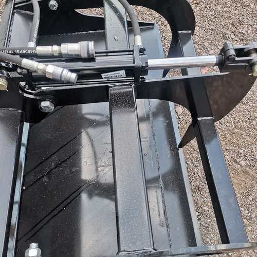 Bote O Cucharon Para Minicargador Tipo Grapa O Almeja Sujet