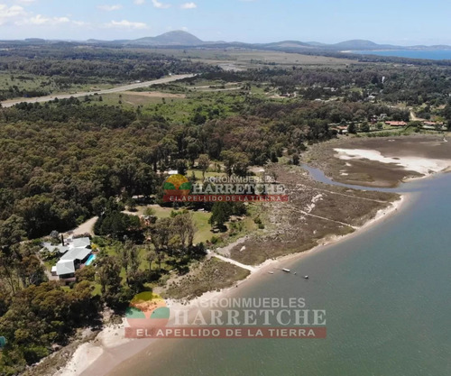 Chalet De Lujo En Venta 4 Dormitorios,5 Baños, Piscina, Garaje, Costa. Maldonado