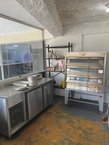 En Venta Fondo De Comercio, Castello Pizzería Y Lounge (sr)