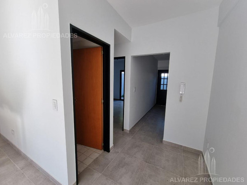 Imagen 9 de 22 de Departamento 2 Ambientes Venta Castelar Patio
