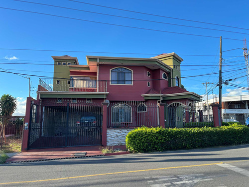 Venta De Casa En La Trinidad, Alajuela.