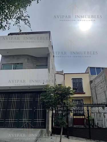 Casa En Venta En Valle De La Sagrada Familia, Jardines De Santiago, Querétaro. Met142
