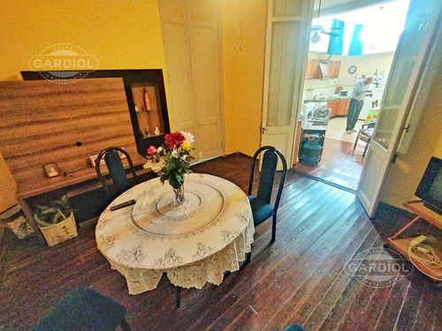 Venta De Casa 3 Dormitorios Con Garaje - Reducto