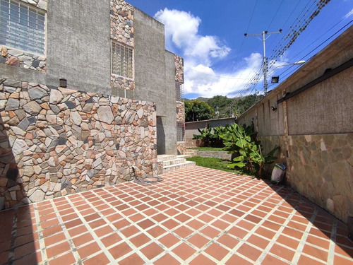 Imagen 2 de 14 de En Venta Lindo Townhouse En El Piñal El Limón, 04128676886