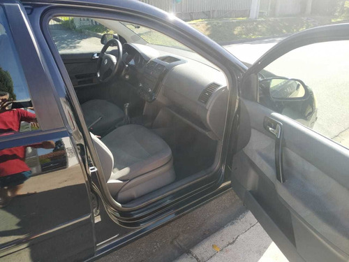 Volkswagen Polo Sedan 2012 1.6 Vht Comfortline Total Flex 4p