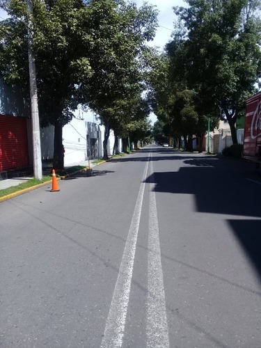 Imagen 7 de 13 de Renta De Local En Pequeña Plaza Comercial