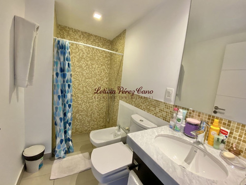 Imagen 12 de 14 de Venta De Apartamento De 2 Dormitorios En Edificio Icon Brava Punta Del Este