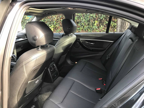 Imagen 6 de 9 de Bmw Serie 3 3.0 330i Sedan Sport Line 252cv 2017