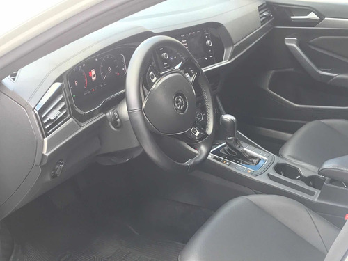 Imagem 6 de 13 de Volkswagen Jetta 2018 1.4 R-line 250 Tsi Flex Aut. 4p