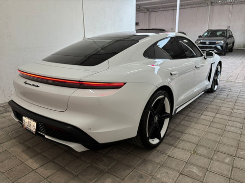 Porsche Taycan 2021