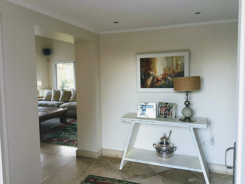 Imagen 3 de 30 de Casa En Venta En Barrio Cerrado, Las Delicias, Zona Norte.
