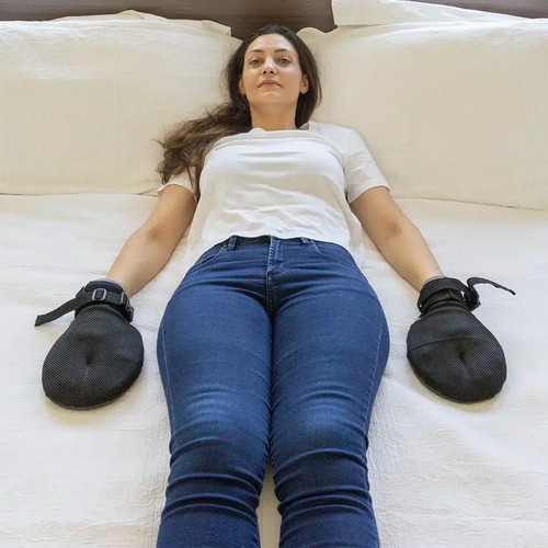 Par De Luva De Contenção Proteção De Mãos Rígida Longevitech Cor Preto