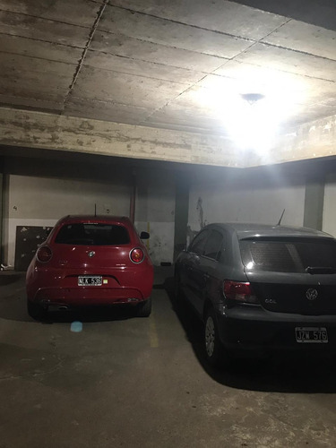 Imagen 3 de 5 de Venta De Cochera Cubierta Centro De Caseros