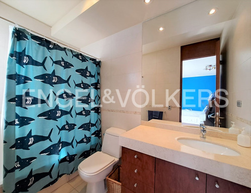 Hacienda, Borde Cancha. Excelente Casa En Venta