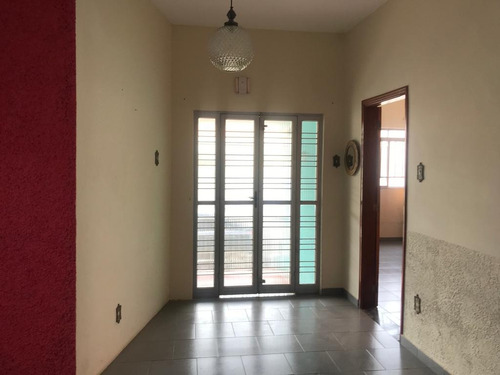 Casa A Venda Com 2 Flats Nos Fundos Para Aluguel